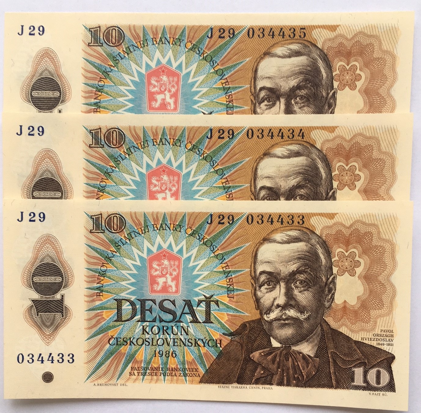 10 Kčs 1986 série J29 , UNC , postupka třech sousedních čísel , Prodáno