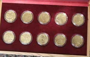 Kompletní sada mincí 5000 Kč HRADY ČESKÉ REPUBLIKY - BK , SLEVA ! PRODÁNO